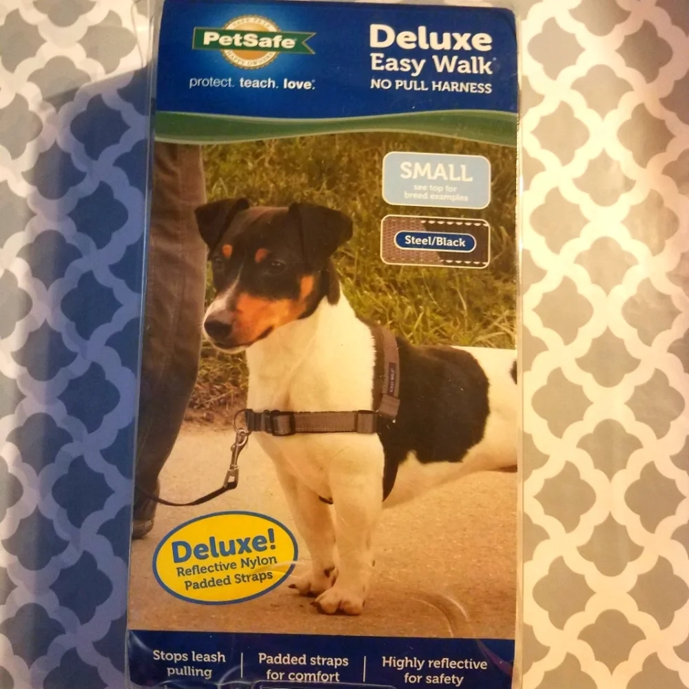 Petsafe No Pull Harness Small NWOT Attached